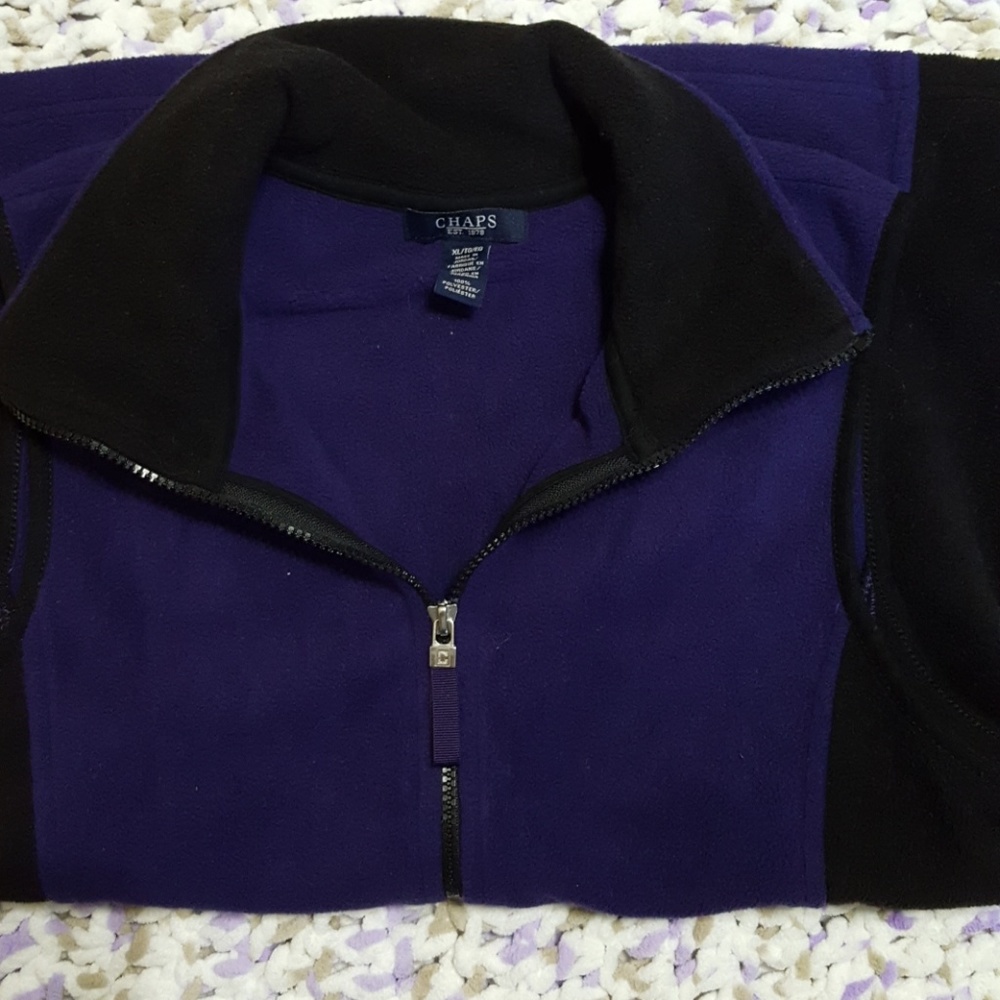 Chaps XL fleece vest purple & black